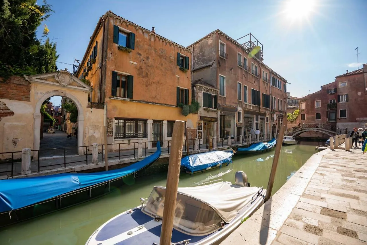 شقة البندقية  في Casetta Della Fontana